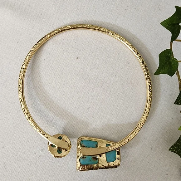 Gold Abstract Choker Necklace with Natural Turquoise Howlite Stones - Picture 6 of 8